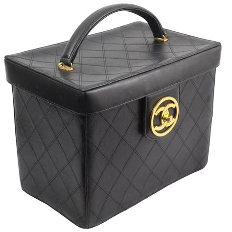 chanel vanity case vintage.